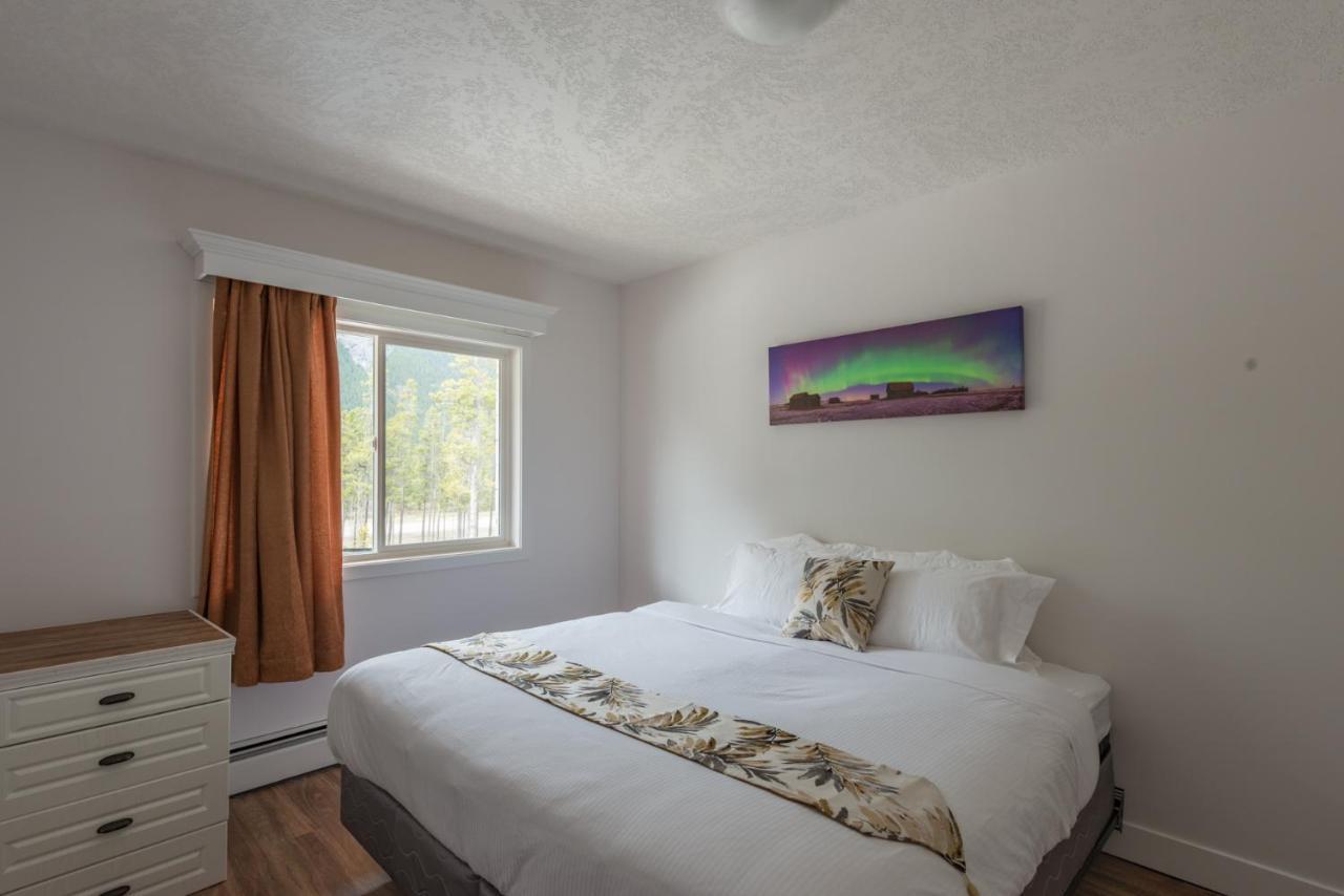 David Thompson Resort Cline River Bagian luar foto